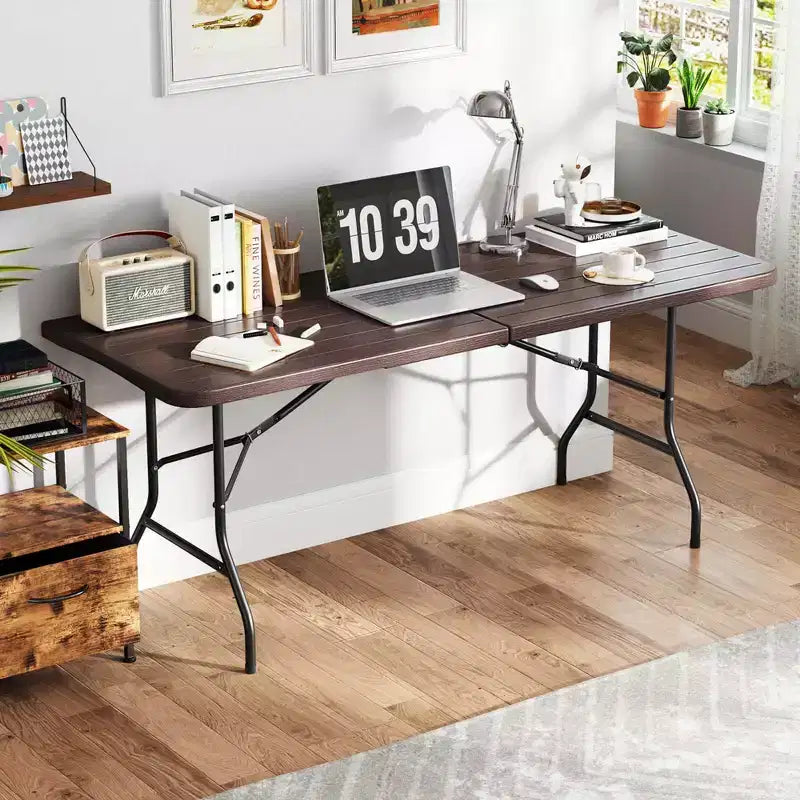Tavolo Pieghevole Portatile da 183 cm con Piano in HDPE Effetto Legno Meccanismo di Blocco di Sicurezza Grigio/Marrone