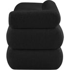 Meridian Furniture, Panca Kennedy in tessuto effetto montone Teddy